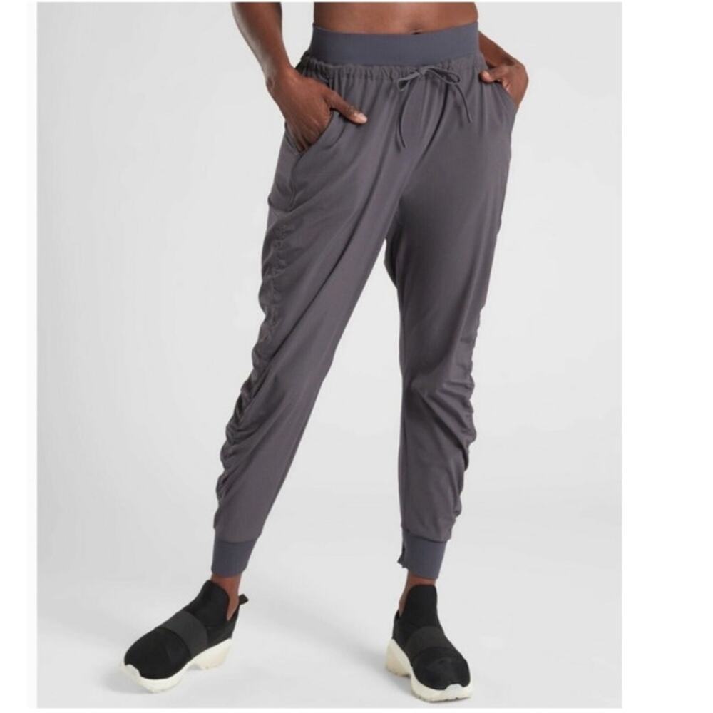 Athleta‎ Attitude Ruched Gray Jogger Pant Size 6 Athleisure Dance Yoga